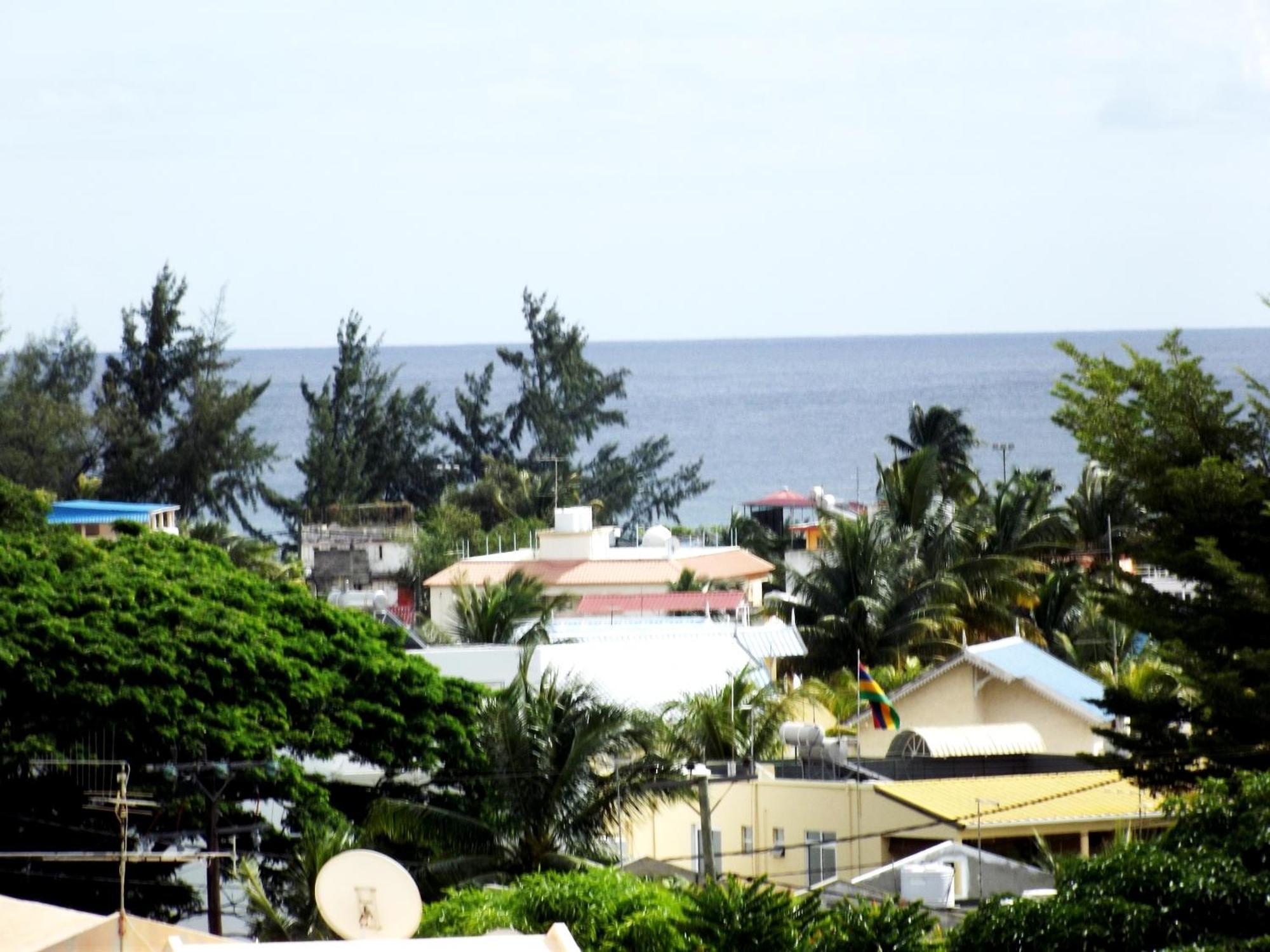West Sand Holidays Licensed By The Tourism Authority 09926 Flic en Flac Exterior photo